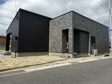 スタイリッシュな平屋